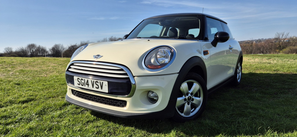 2014 MINI HATCH